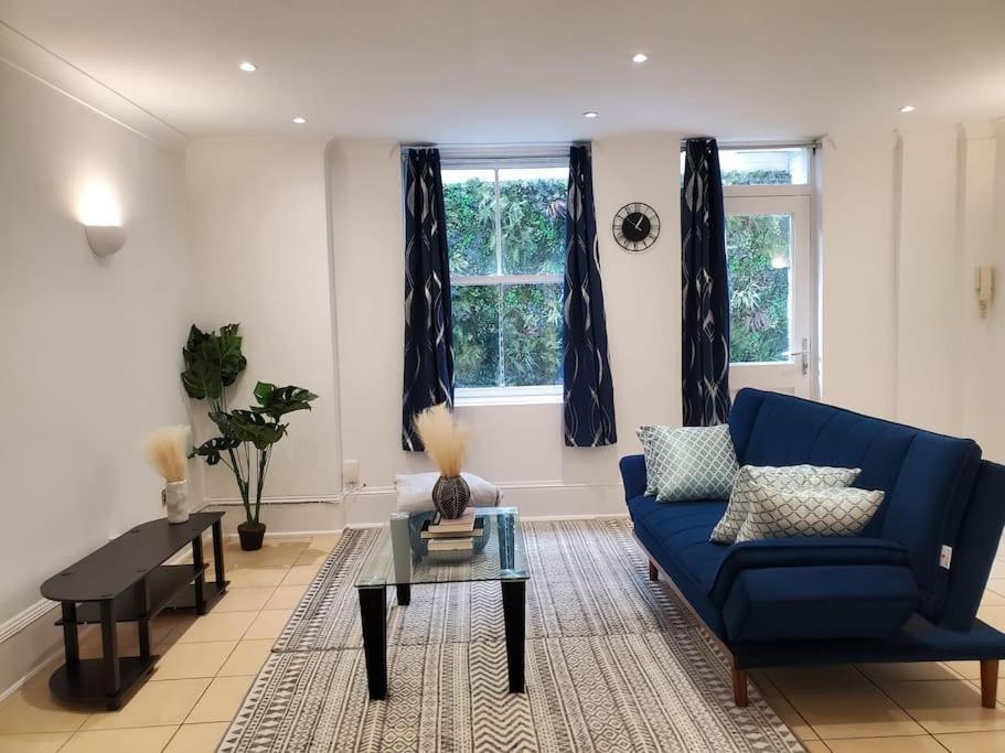 Appartement Chic Two Bed Flat In Fitzrovia Londen